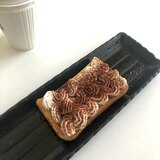 ピーナッツクリームと生クリームとココアのパン♪